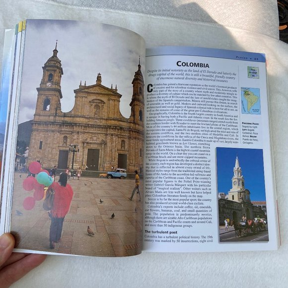 Insight Guides - South America Guidebook Travel Book - Picture 7 of 13